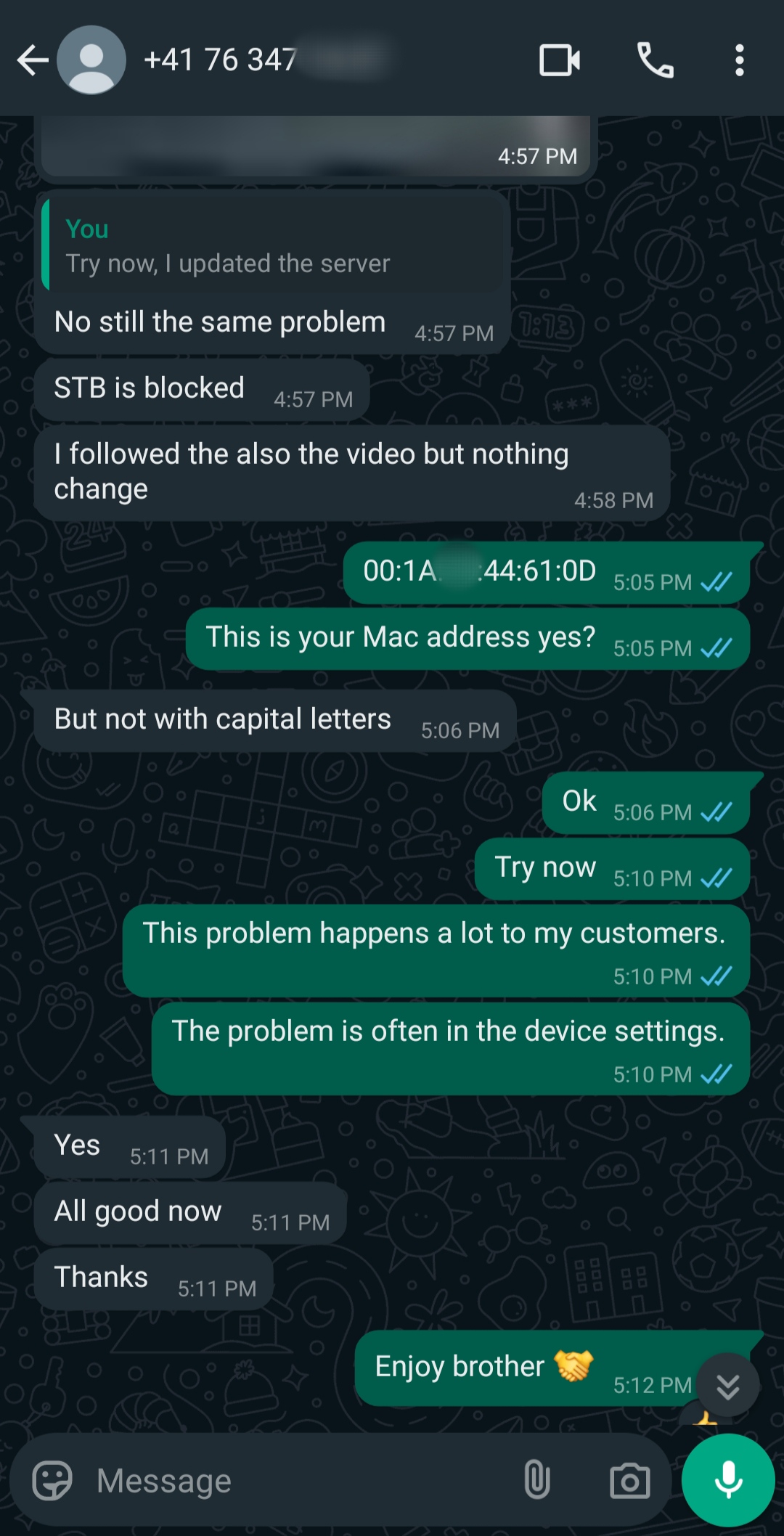 A WhatsApp chat showing troubleshooting steps for an Argentina IPTV device issue. One user confirms the device is working after checking the Mac address and adjusting settings. The conversation ends positively with thanks and a friendly message.